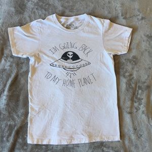“IM GOING BACK TO MY HOME PLANET” ALIEN T-SHIRT
